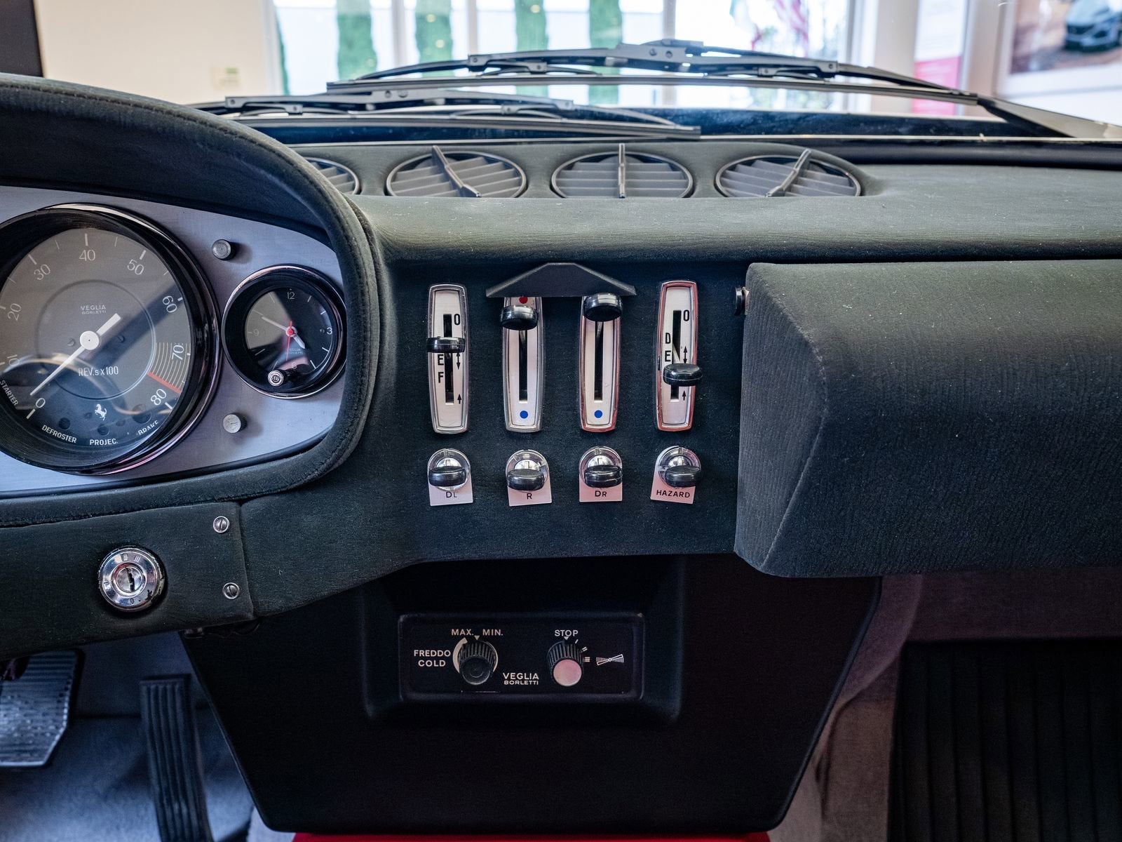 1971 Ferrari 365 GTB4 Base
