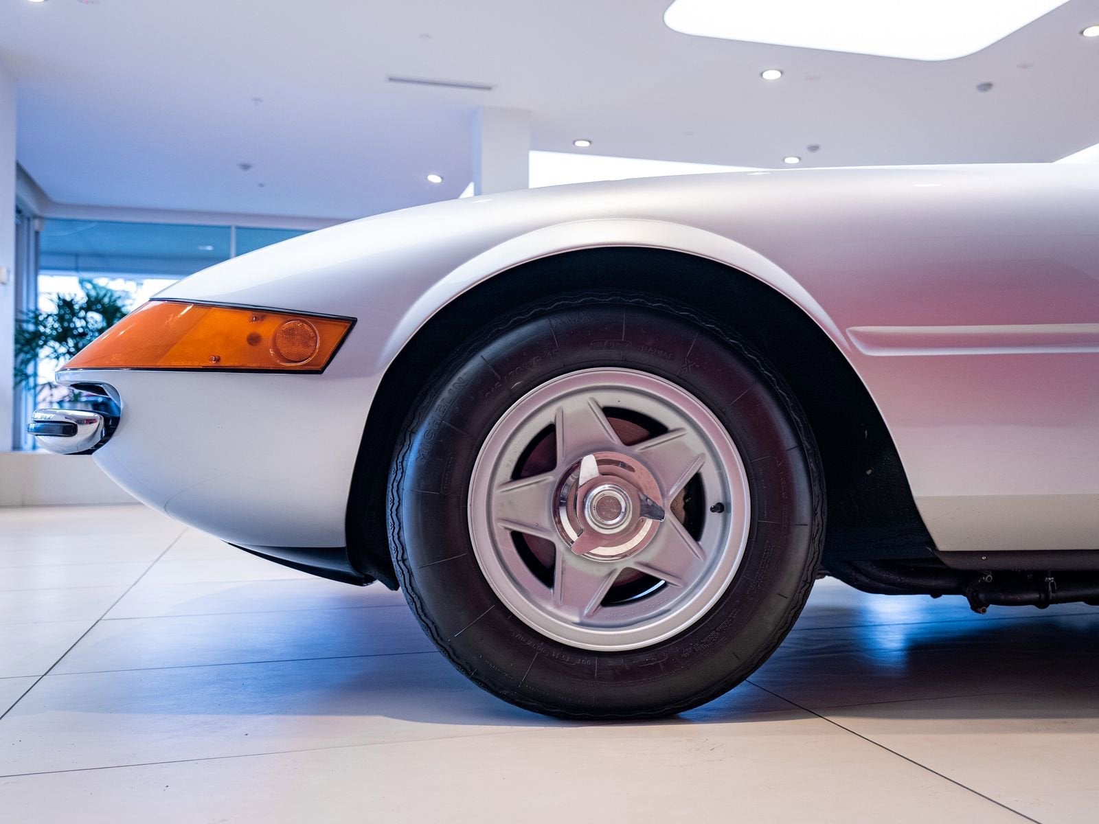 1971 Ferrari 365 GTB4 Base