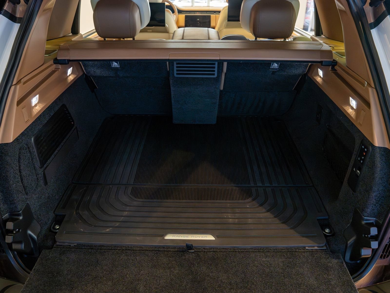 2022 Land Rover Range Rover SV
