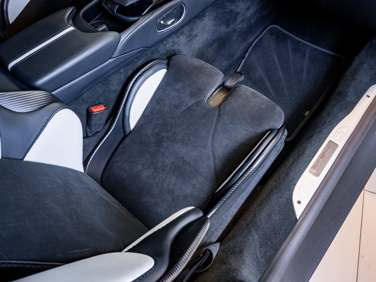 2023 Aston Martin Vantage V12