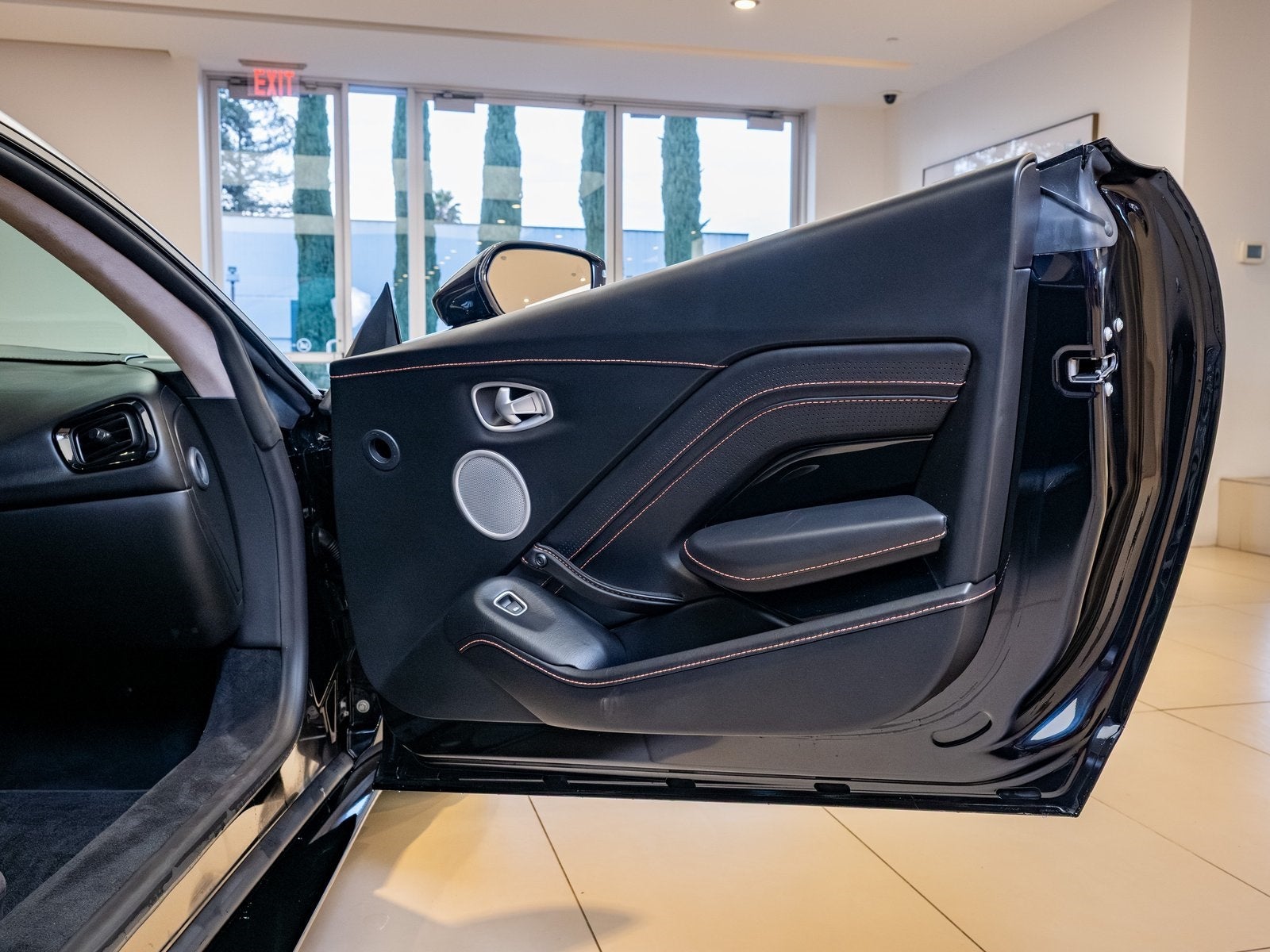 2020 Aston Martin Vantage Base