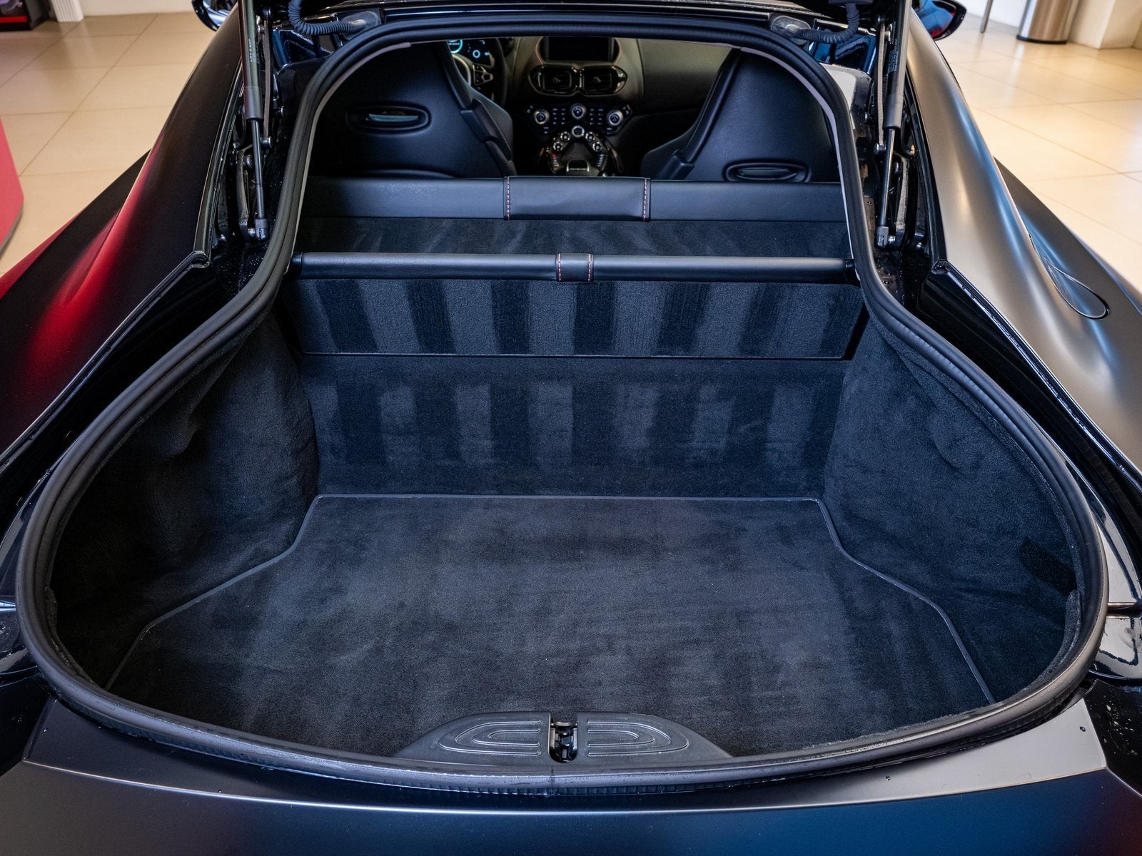 2020 Aston Martin Vantage Base