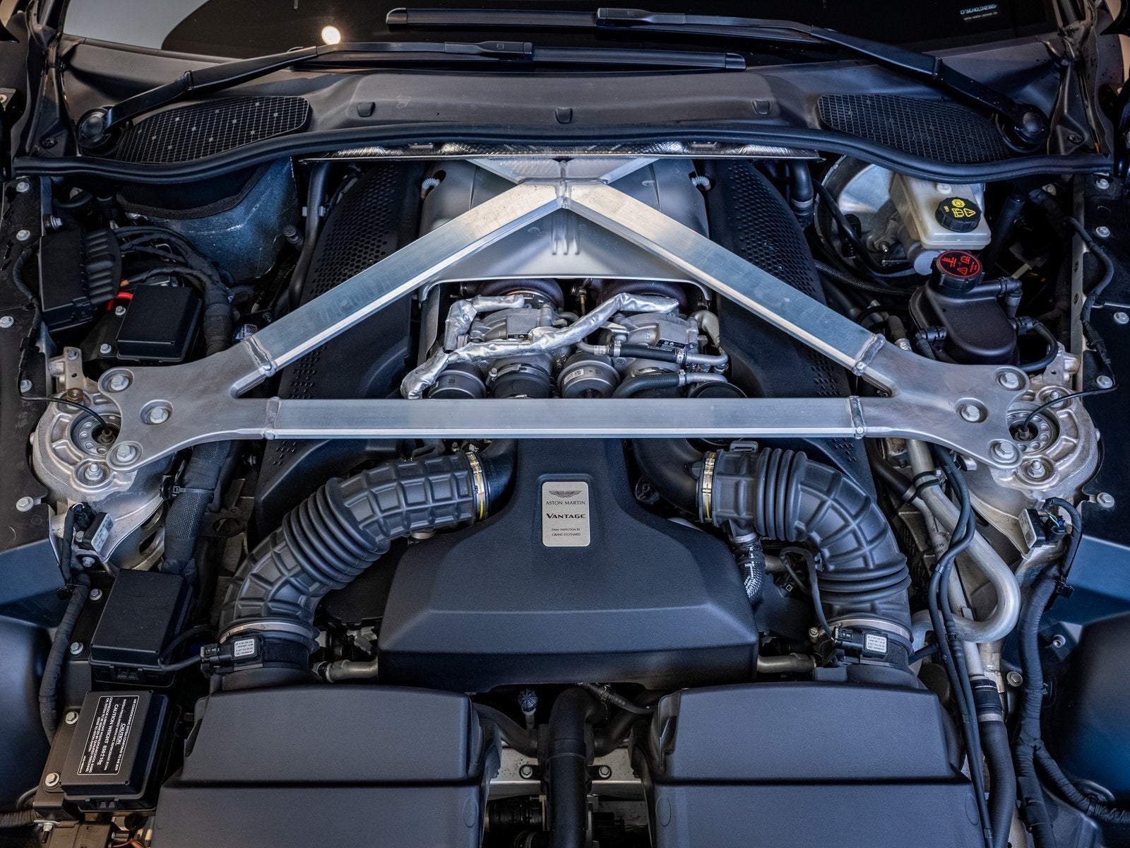 2020 Aston Martin Vantage Base