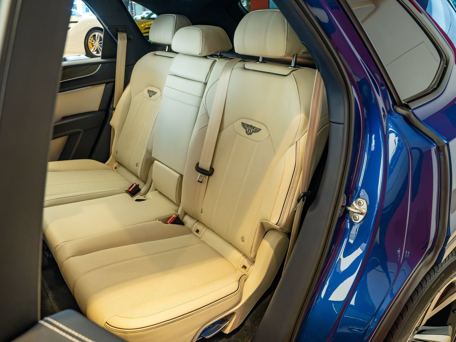 2022 Bentley Bentayga S - Photo 15
