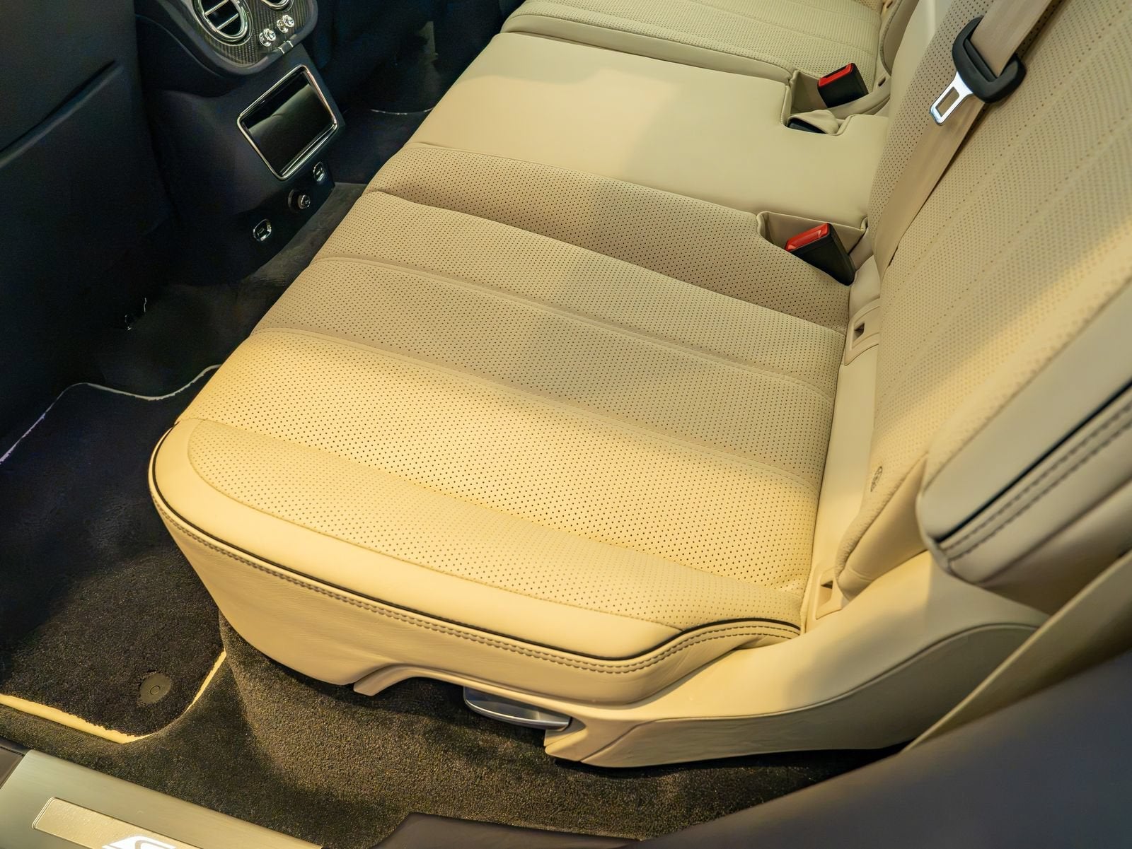 2022 Bentley Bentayga S - Photo 16