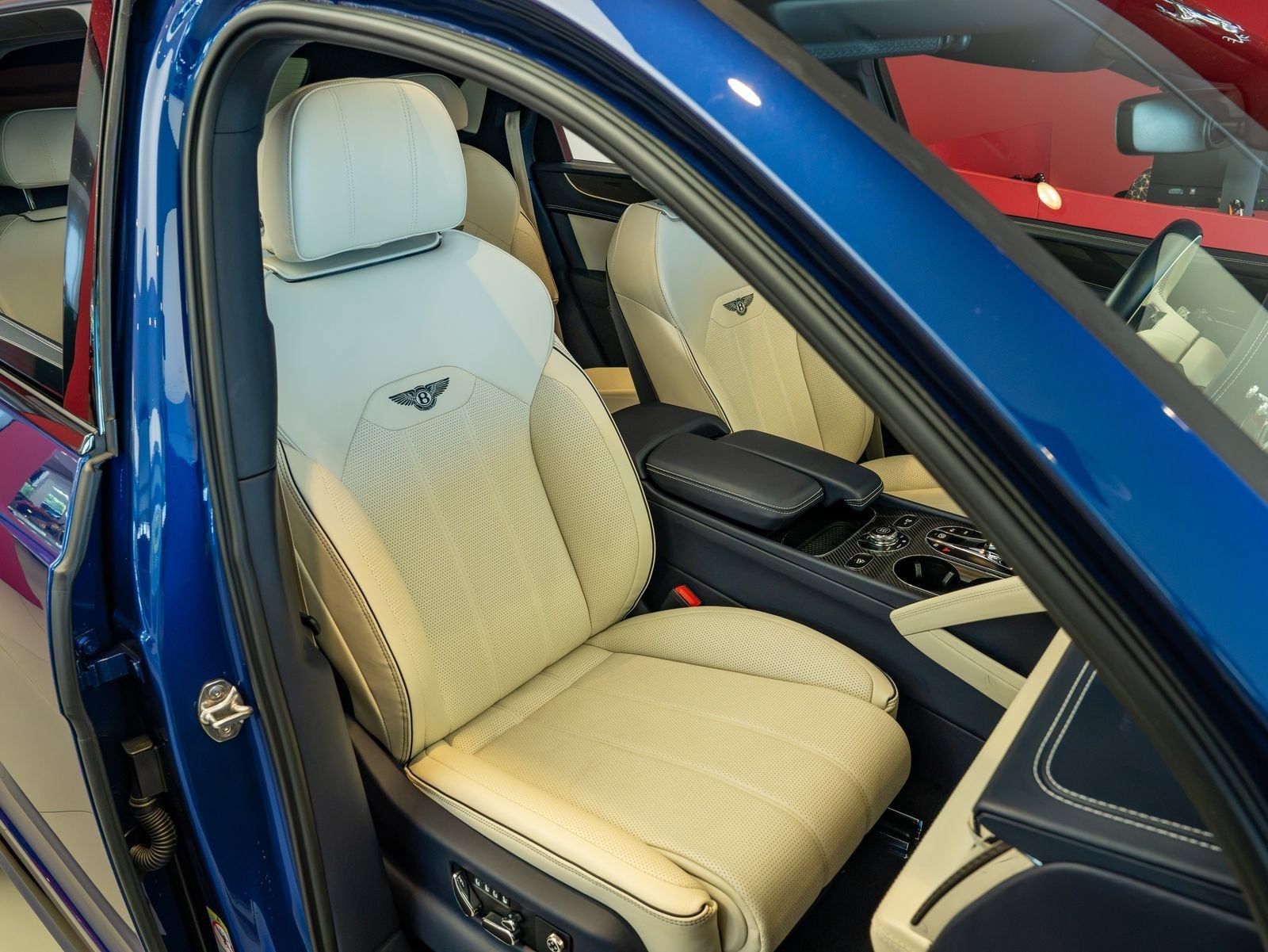 2022 Bentley Bentayga S - Photo 23