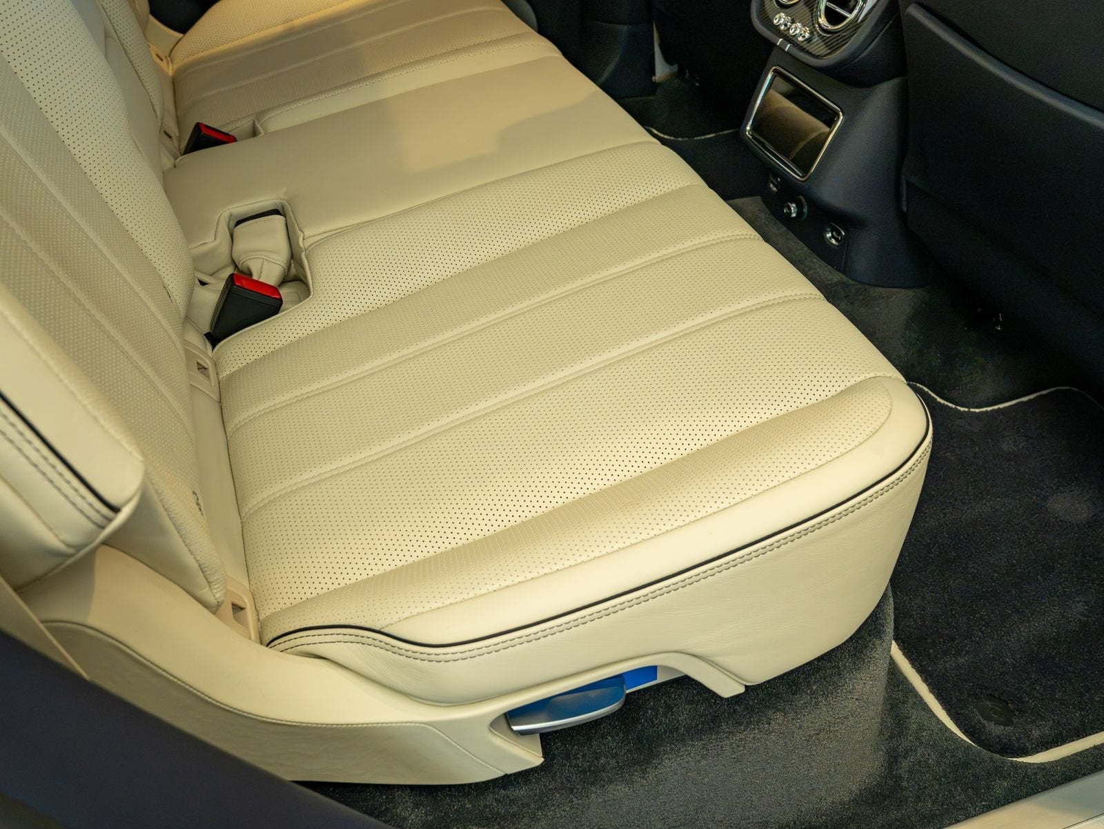 2022 Bentley Bentayga S - Photo 28