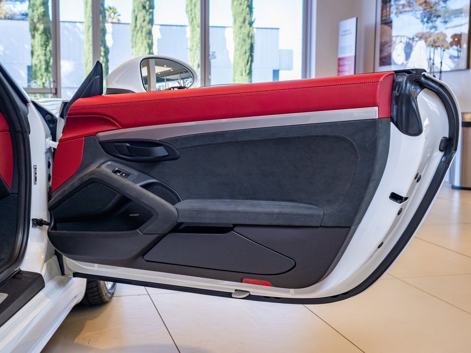 2022 Porsche 718 Spyder Base