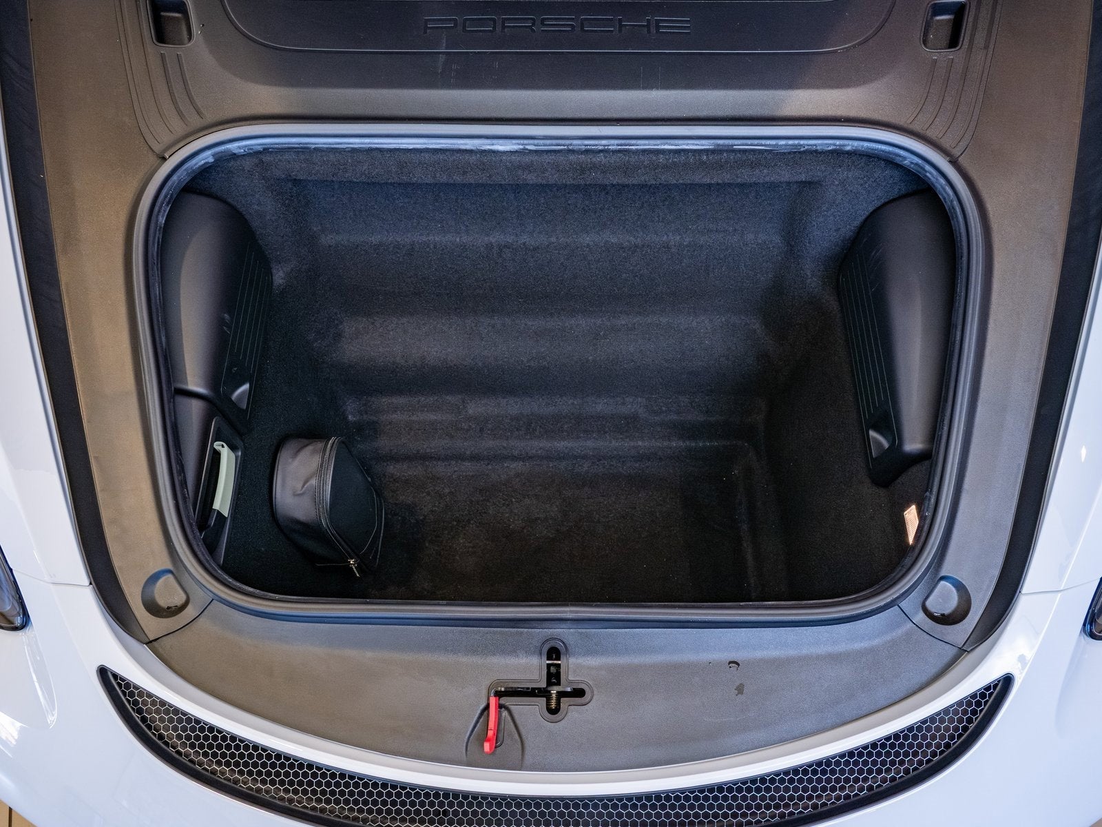 2022 Porsche 718 Spyder Base