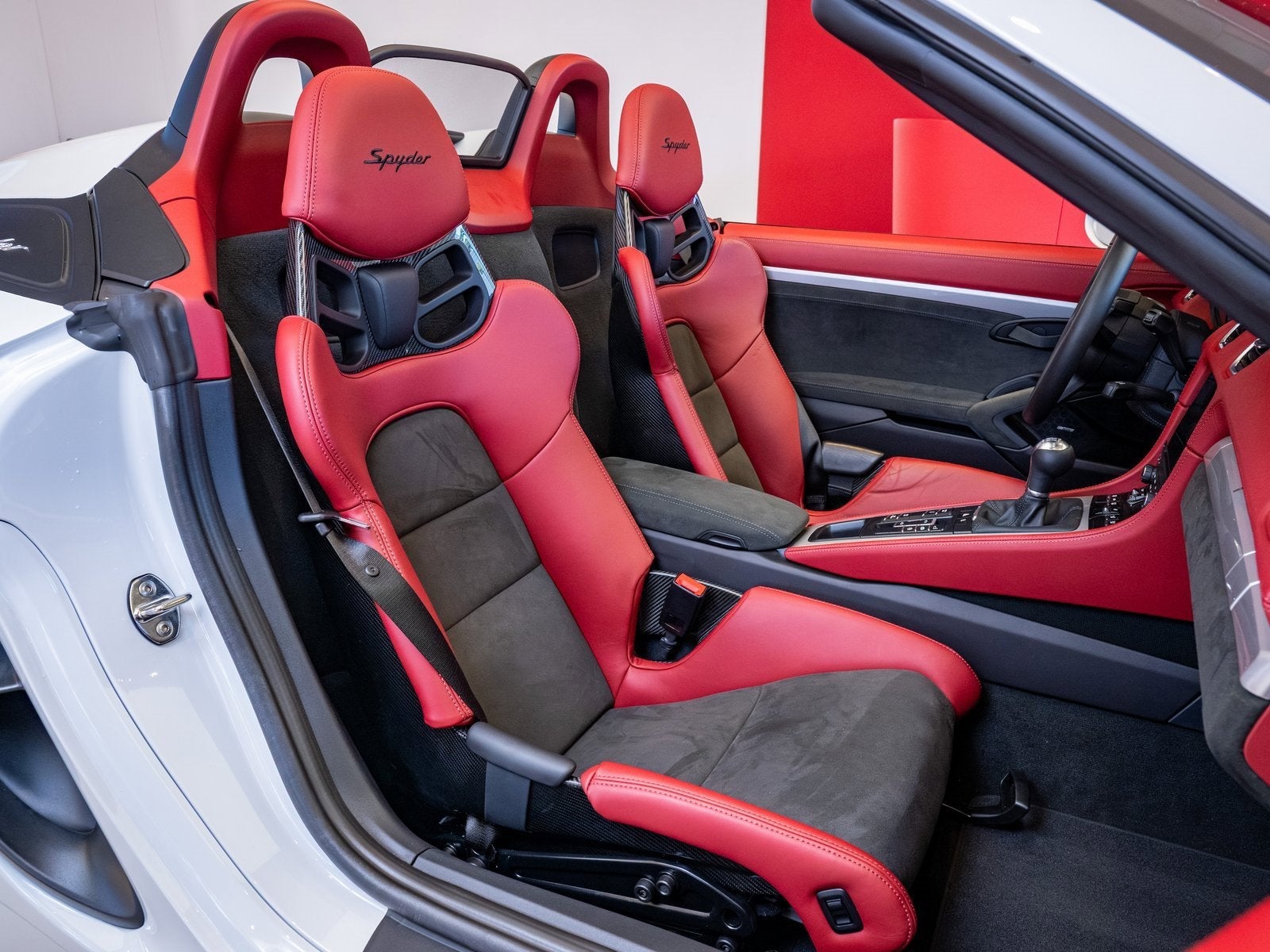 2022 Porsche 718 Spyder Base