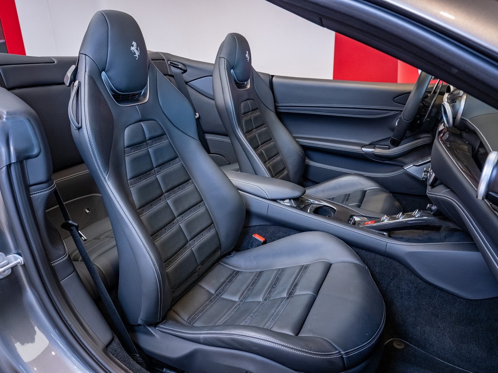 2022 Ferrari Portofino Base