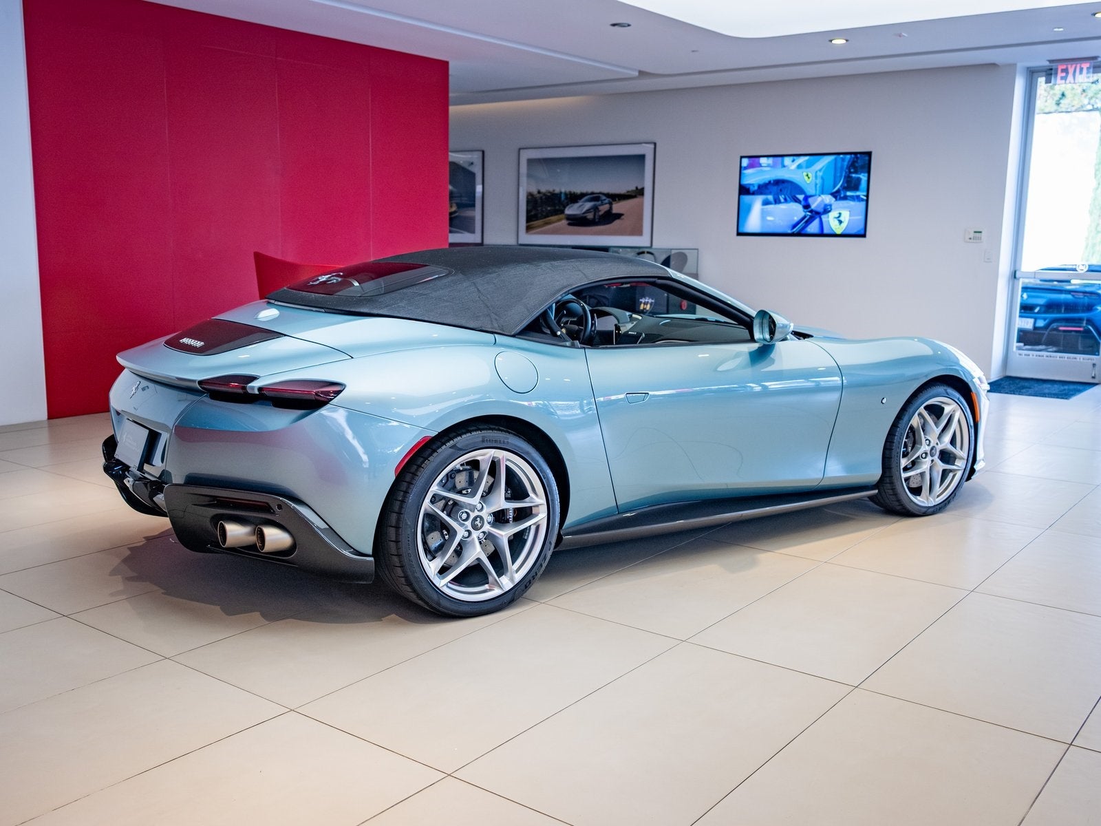 2024 Ferrari Roma Spider Base