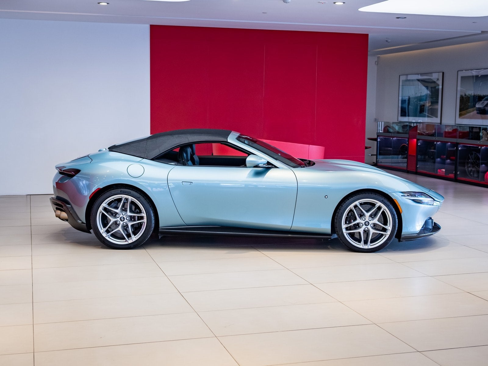 2024 Ferrari Roma Spider Base