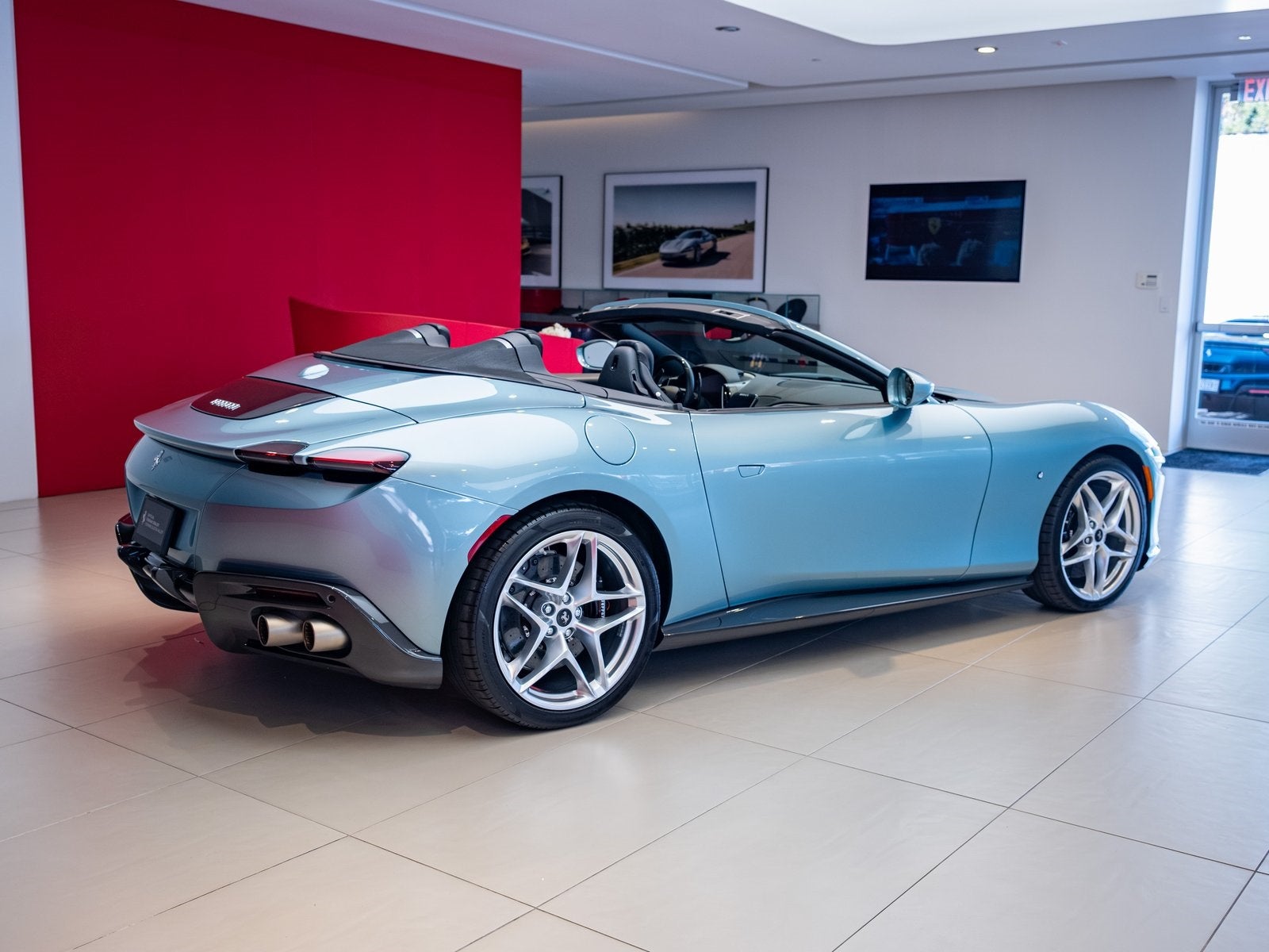 2024 Ferrari Roma Spider Base