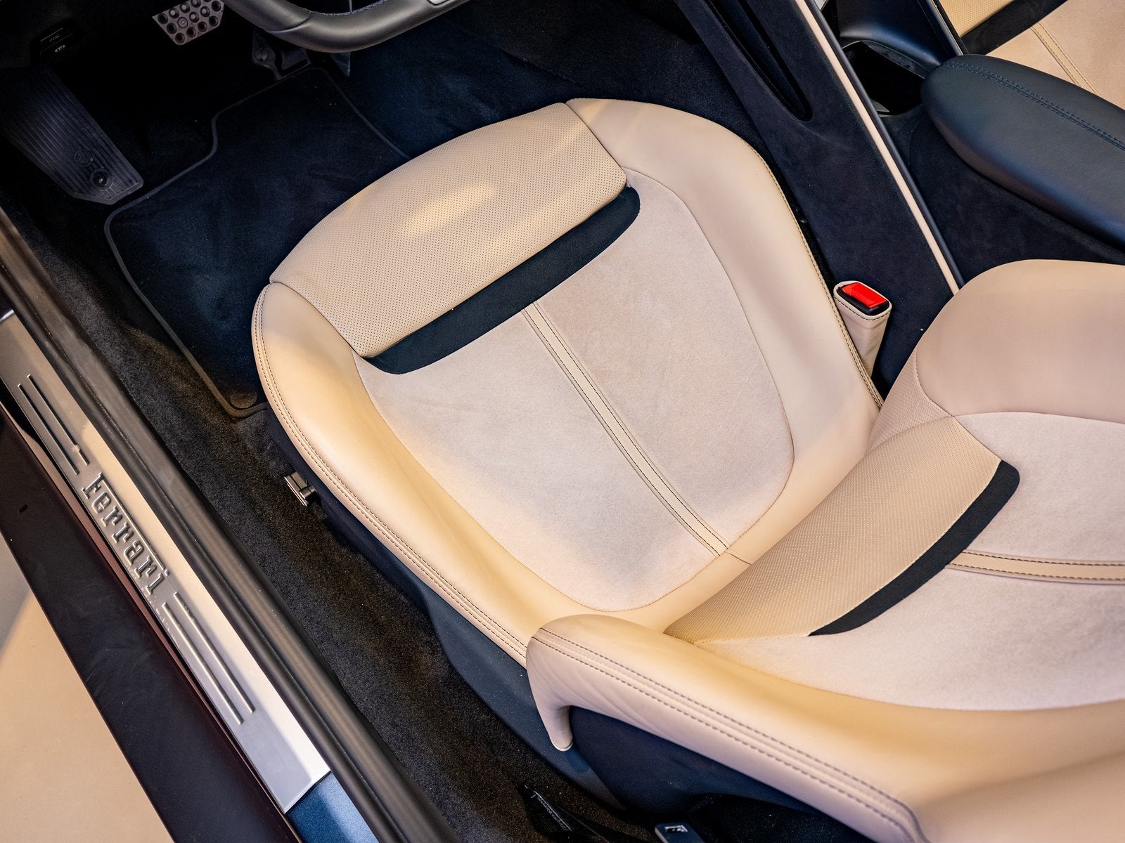 2024 Ferrari Roma Base