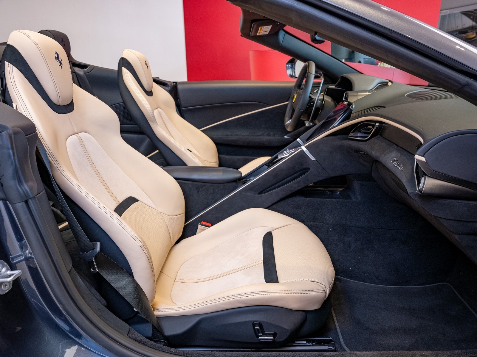 2024 Ferrari Roma Base