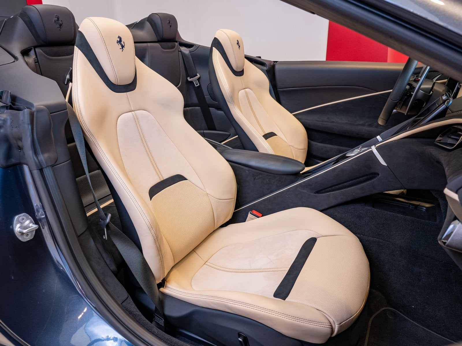 2024 Ferrari Roma Base