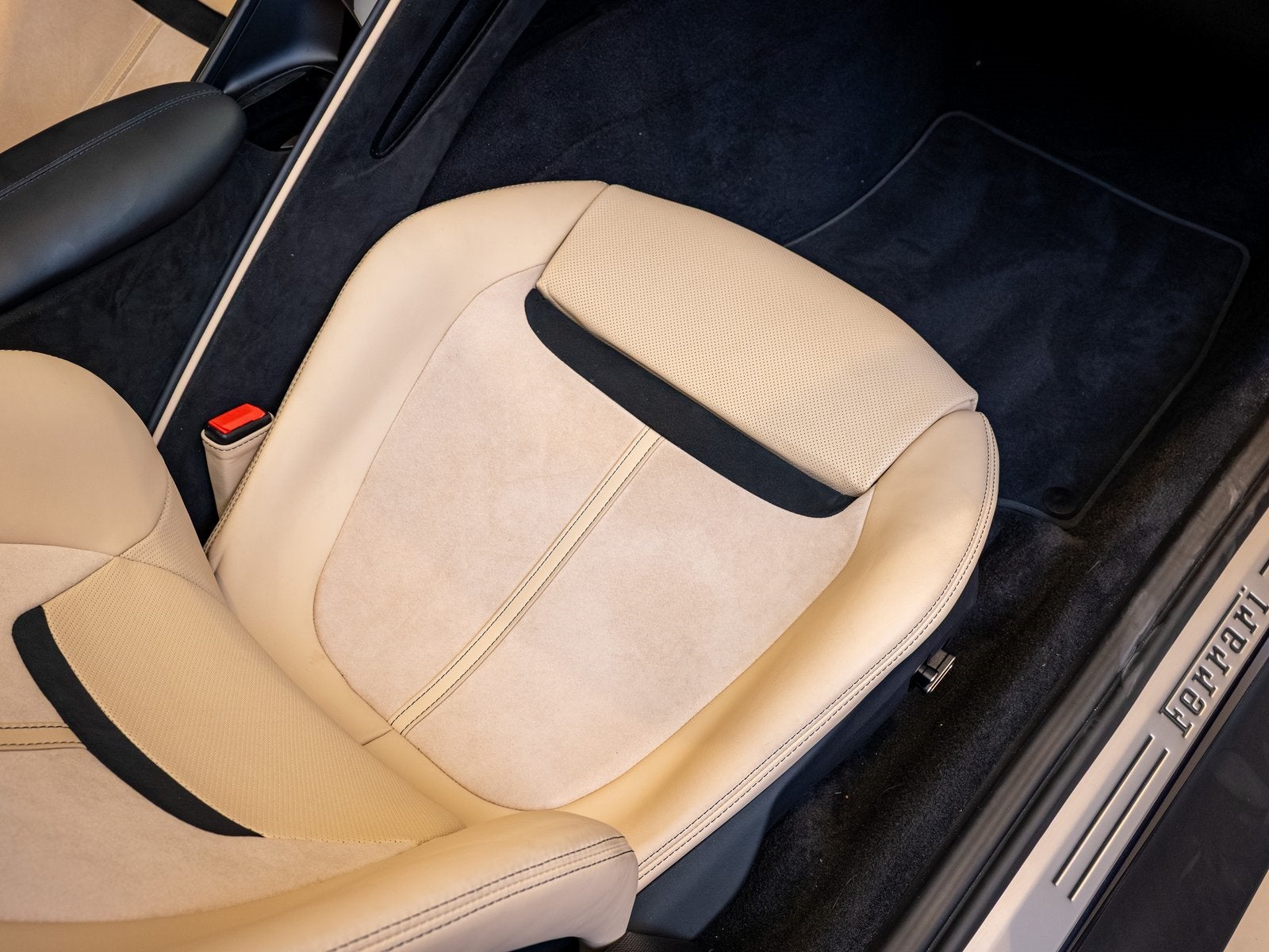 2024 Ferrari Roma Base