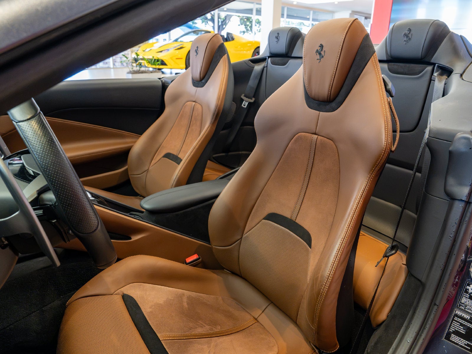 2025 Ferrari Roma Spider Base