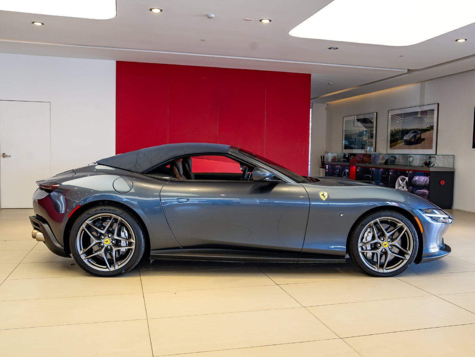 2025 Ferrari Roma Spider Base