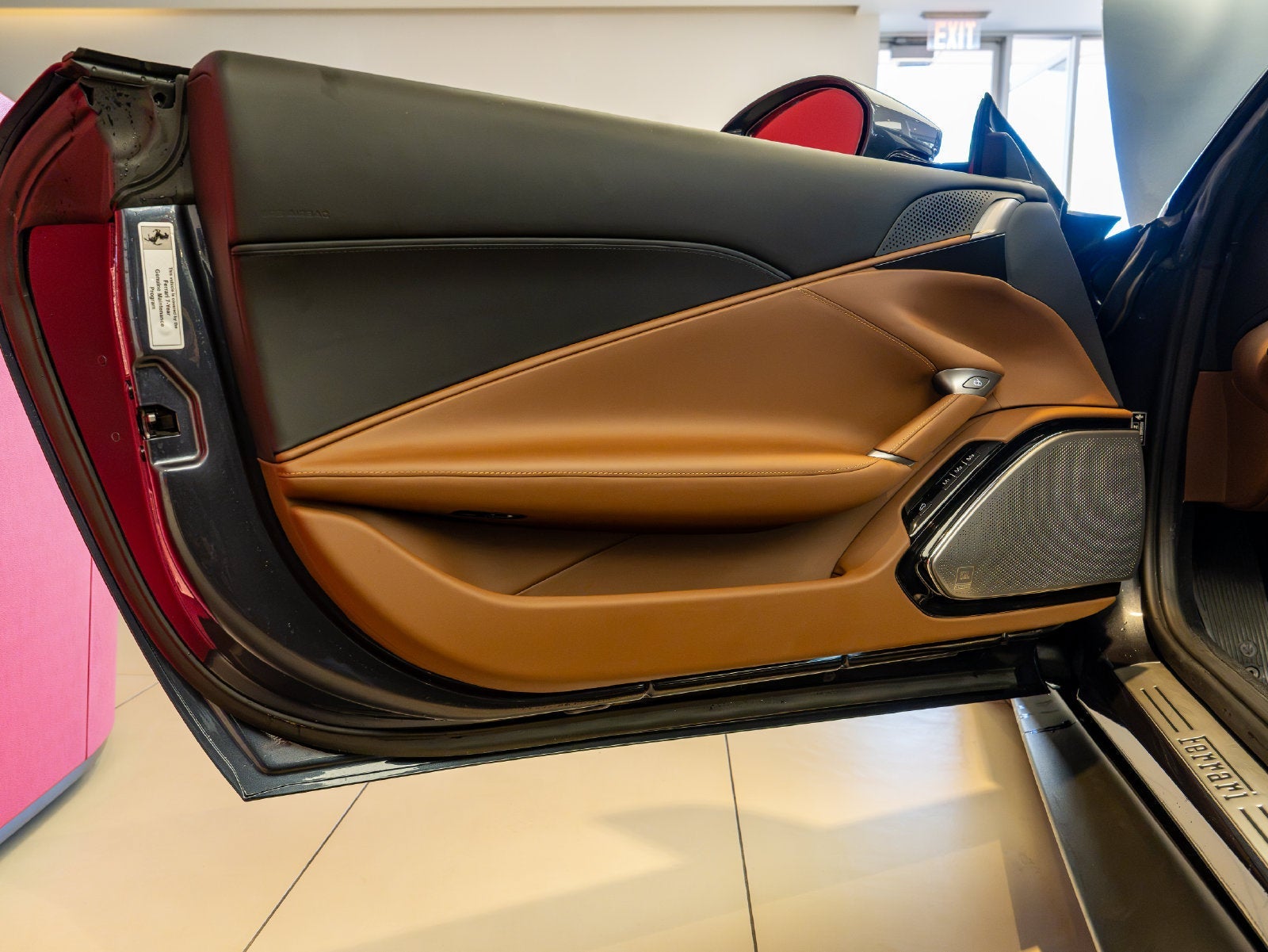 2025 Ferrari Roma Spider Base