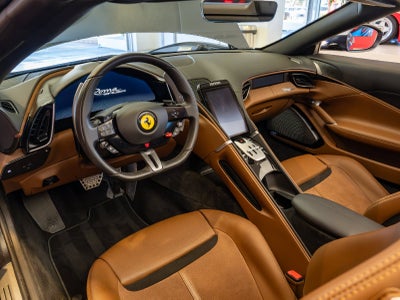 2025 Ferrari Roma Spider Base