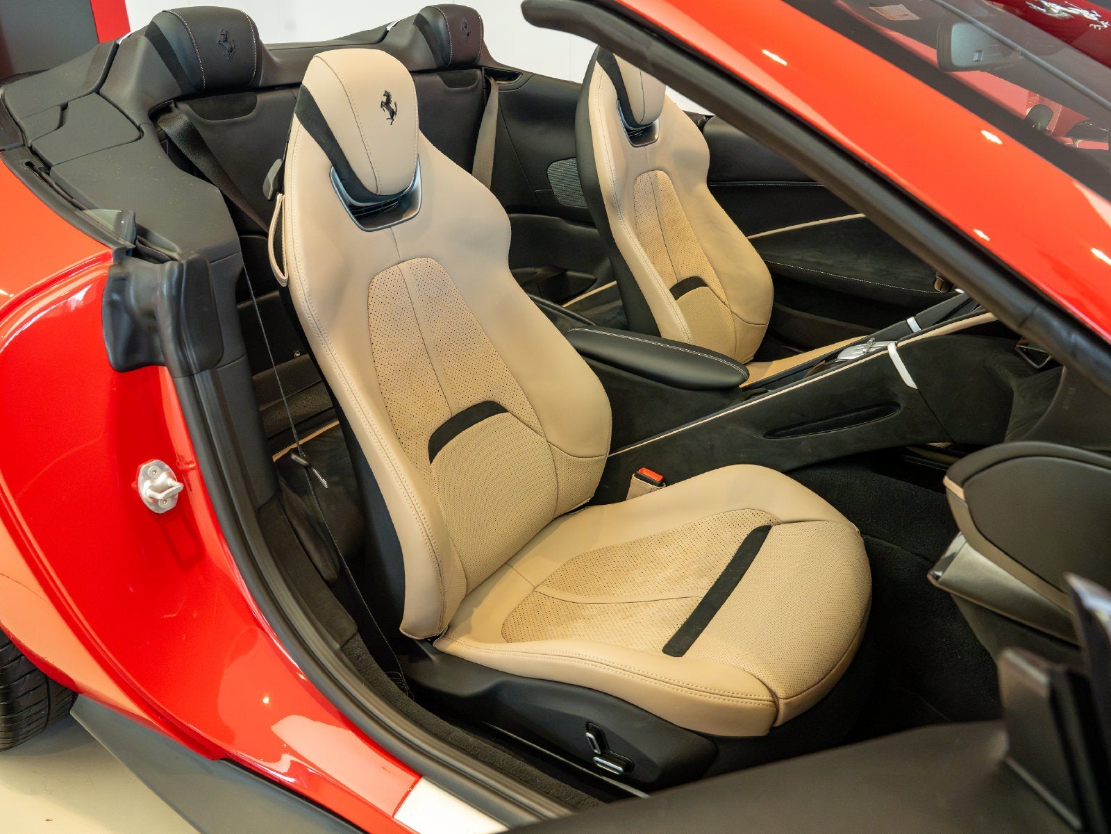 2026 Ferrari Roma Spider Base