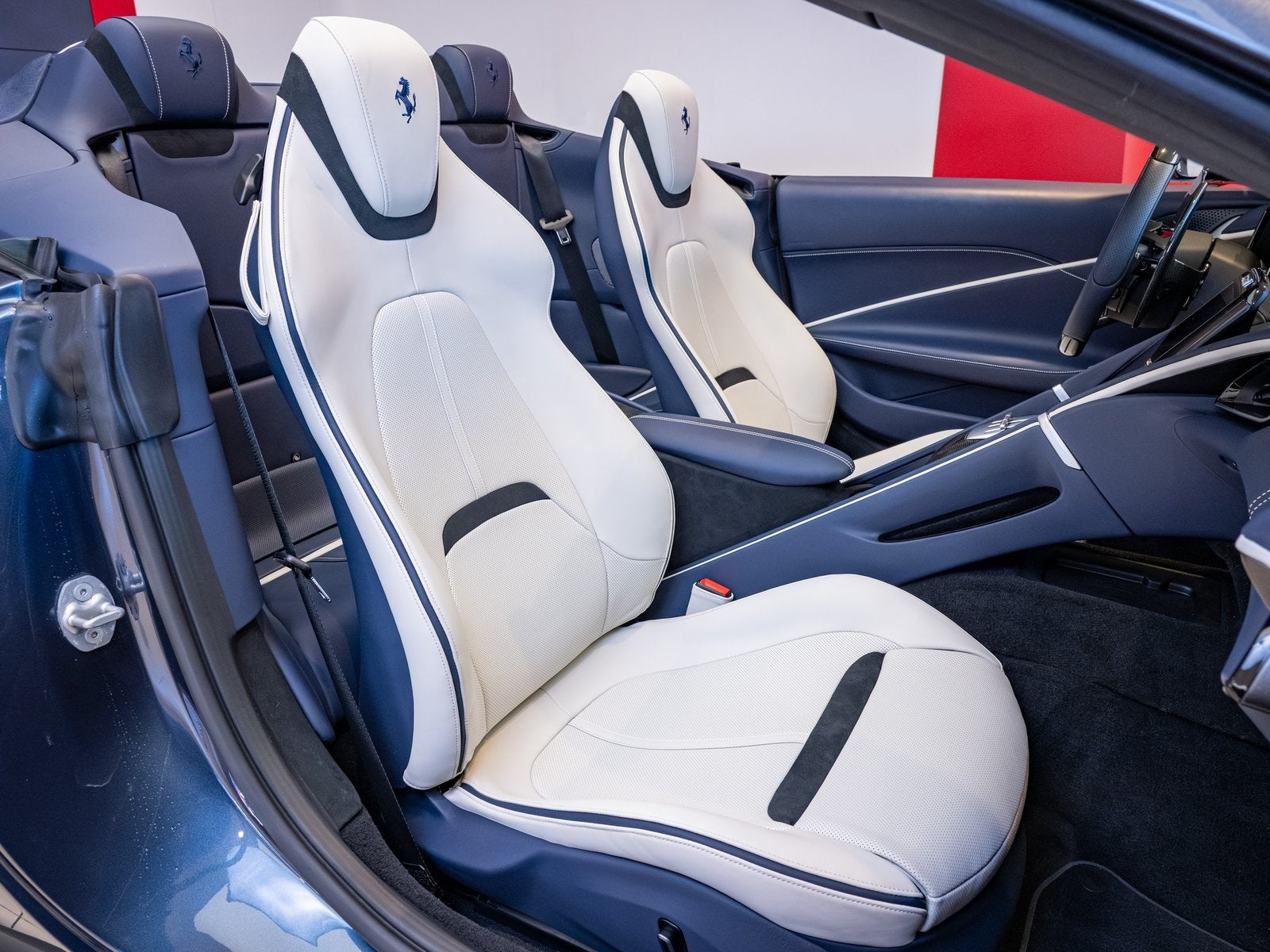 2025 Ferrari Roma Base