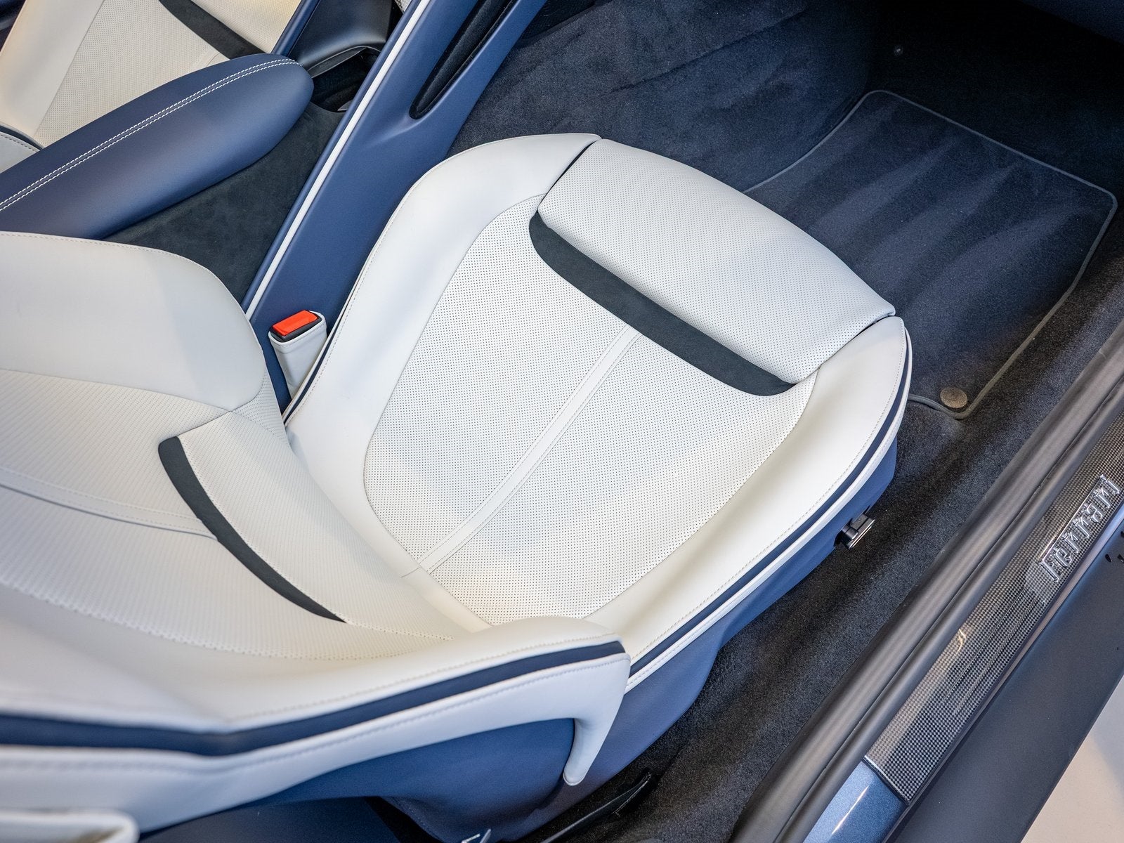 2025 Ferrari Roma Base