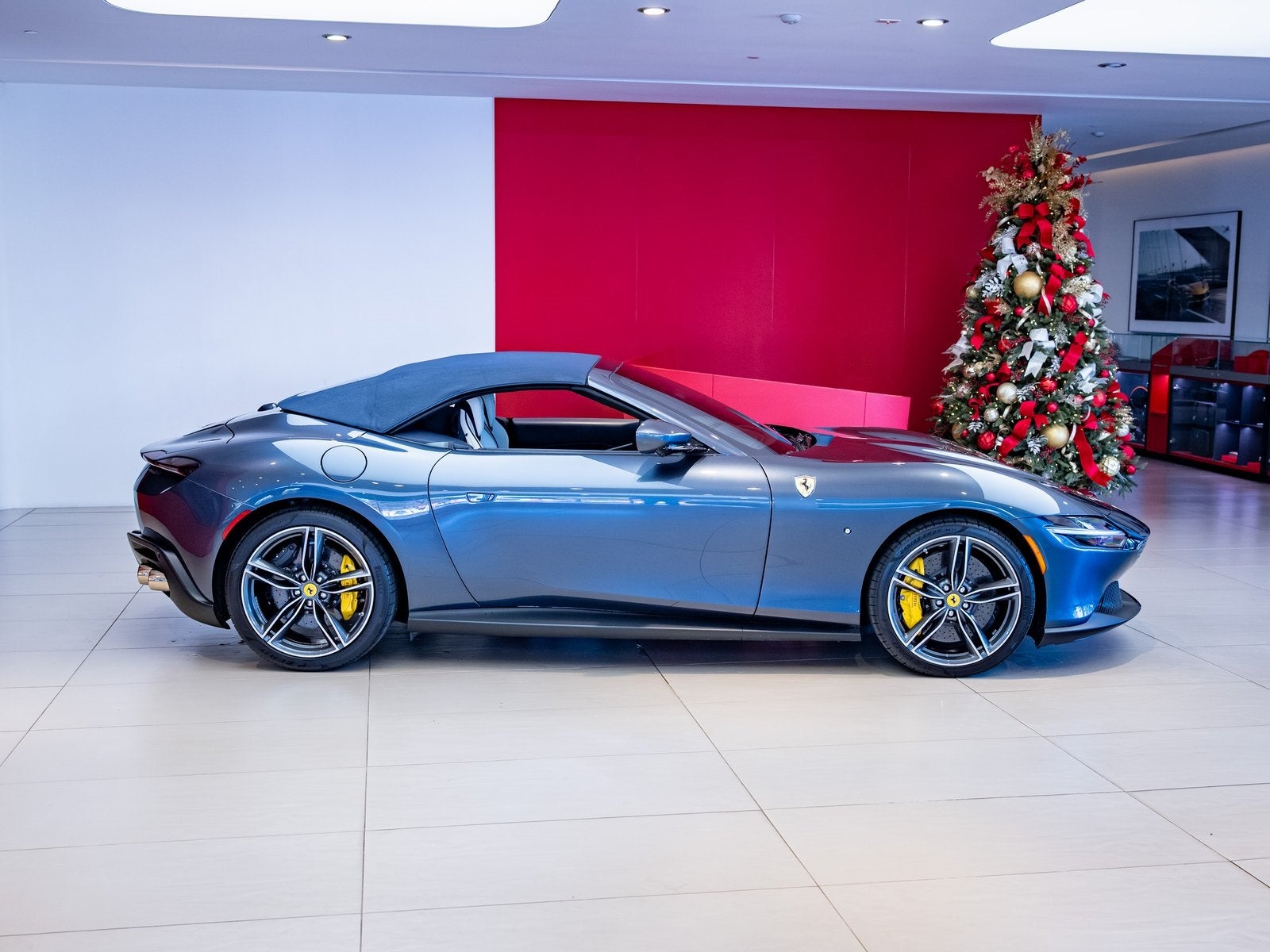 2025 Ferrari Roma Base