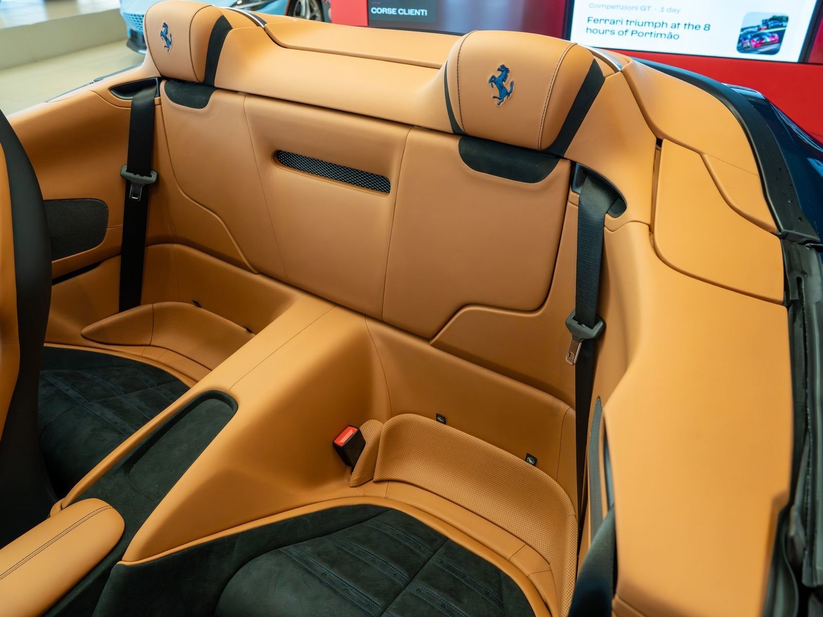 2025 Ferrari Roma Spider Base