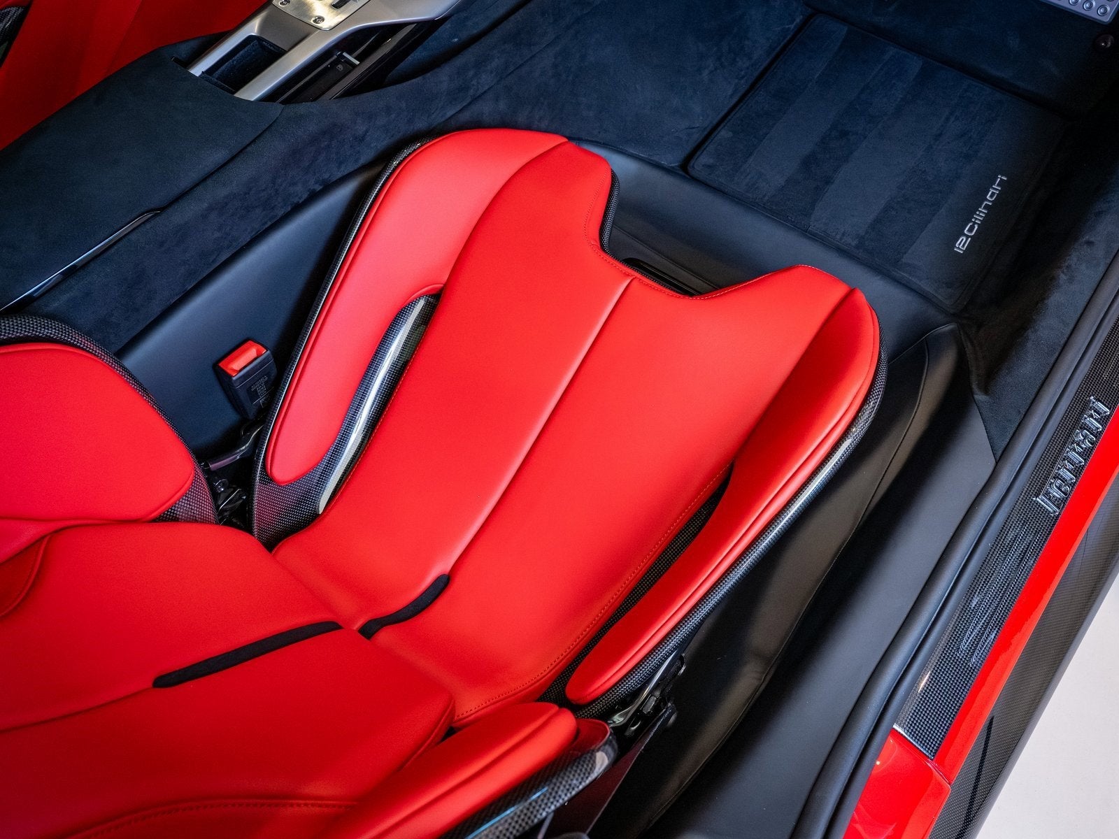 2025 Ferrari 12Cilindri Base