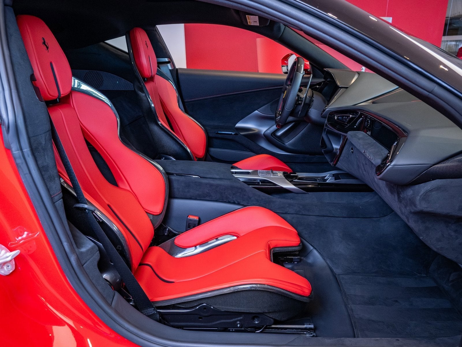 2025 Ferrari 12Cilindri Base