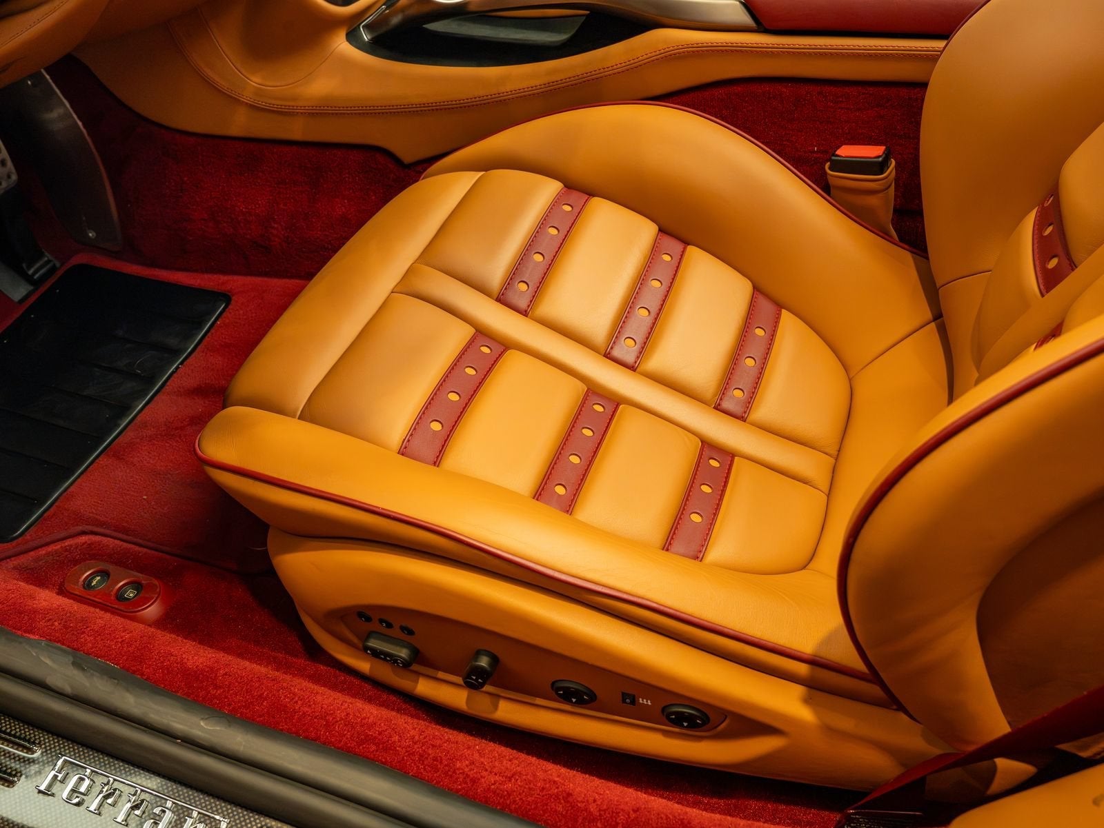 2010 Ferrari California Base