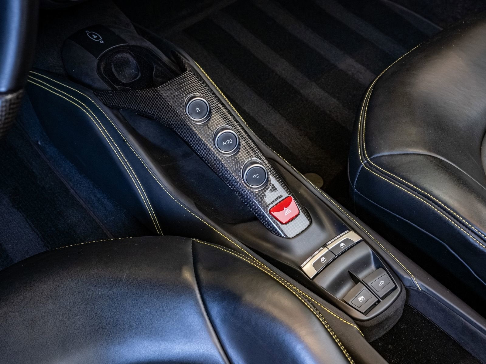 2019 Ferrari 488 Spider Base