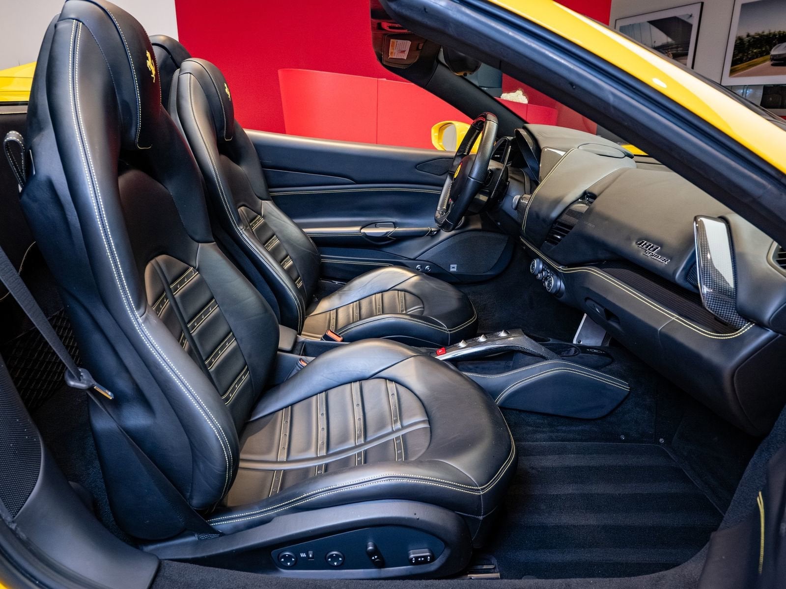 2019 Ferrari 488 Spider Base