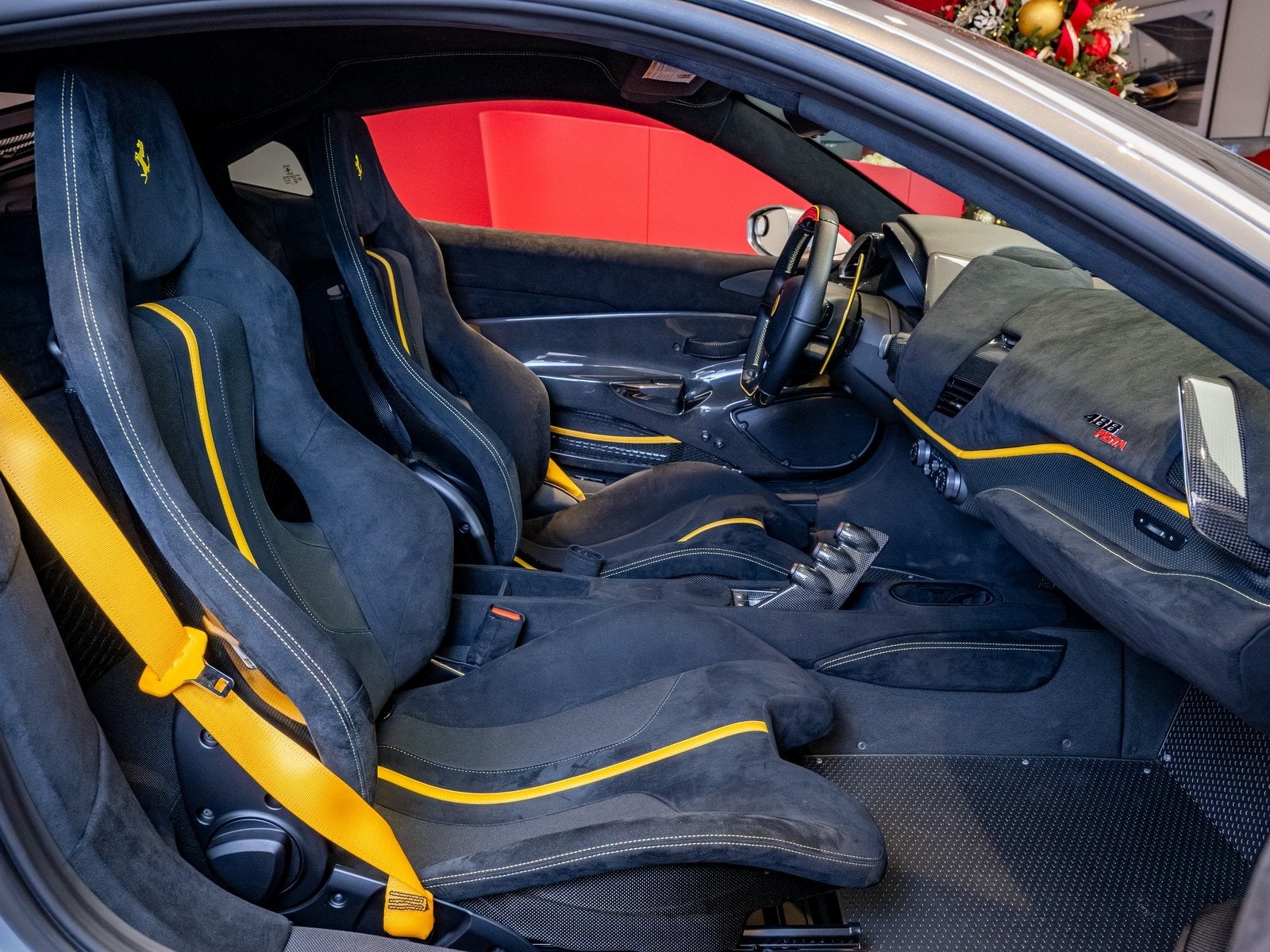 2020 Ferrari 488 Pista Base