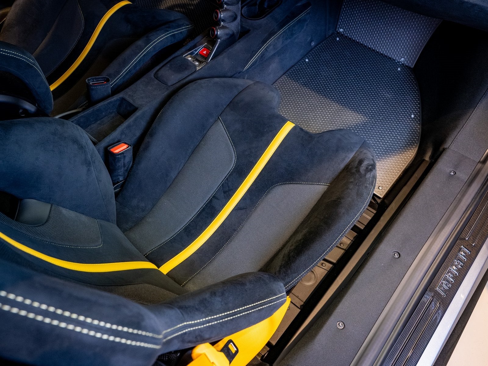 2020 Ferrari 488 Pista Base