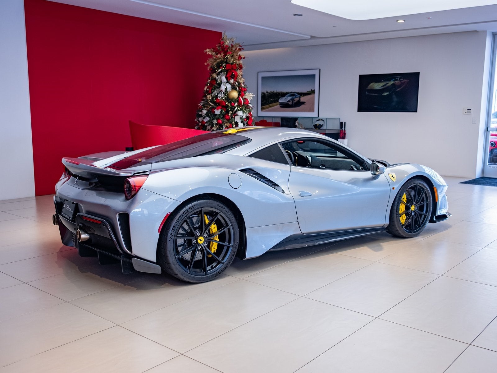 2020 Ferrari 488 Pista Base