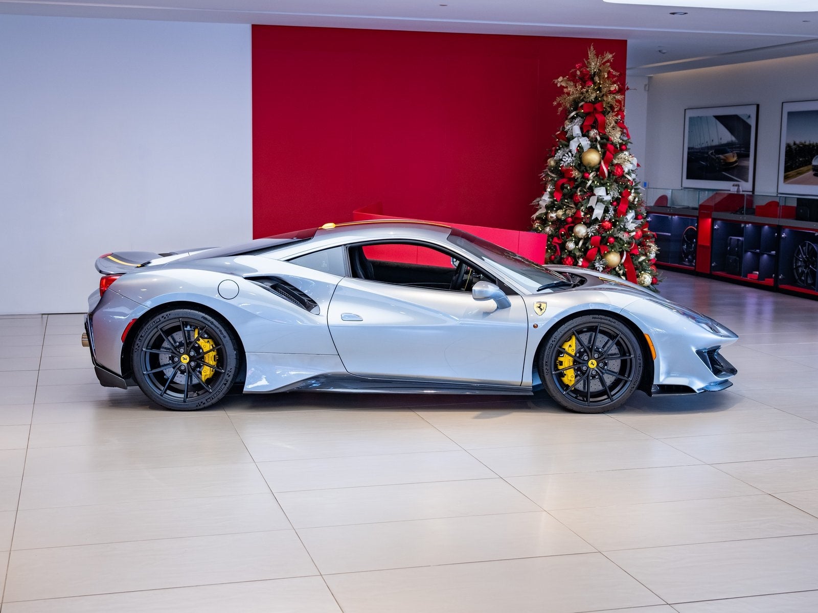 2020 Ferrari 488 Pista Base