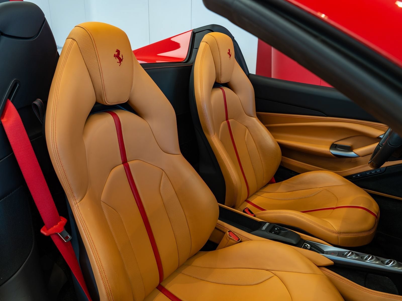 2021 Ferrari F8 Spider Base