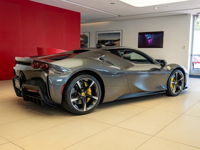 2023 Ferrari SF90 Stradale Base