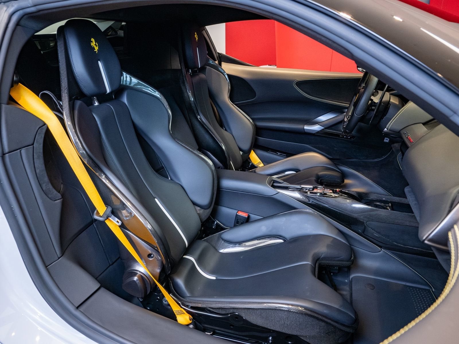 2022 Ferrari SF90 Stradale Base