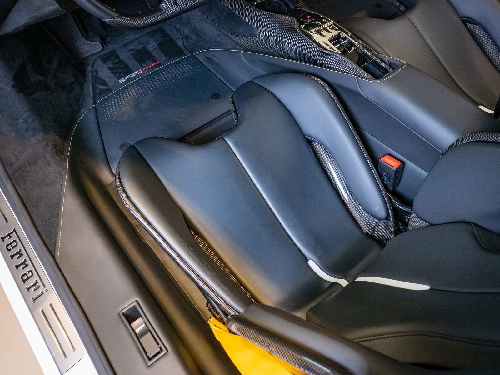 2022 Ferrari SF90 Stradale Base