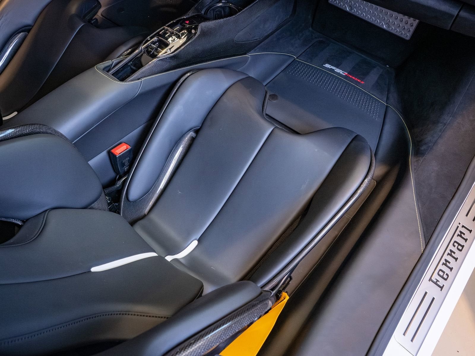 2022 Ferrari SF90 Stradale Base