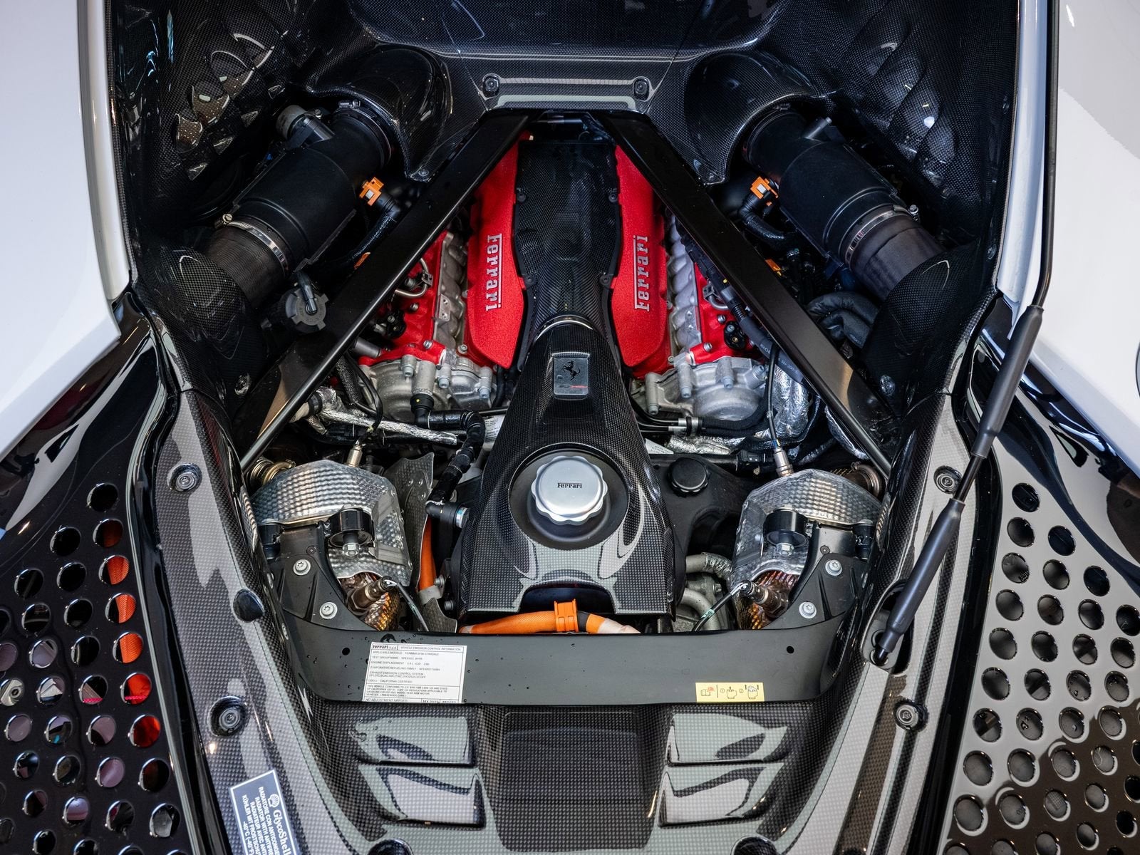 2022 Ferrari SF90 Stradale Base