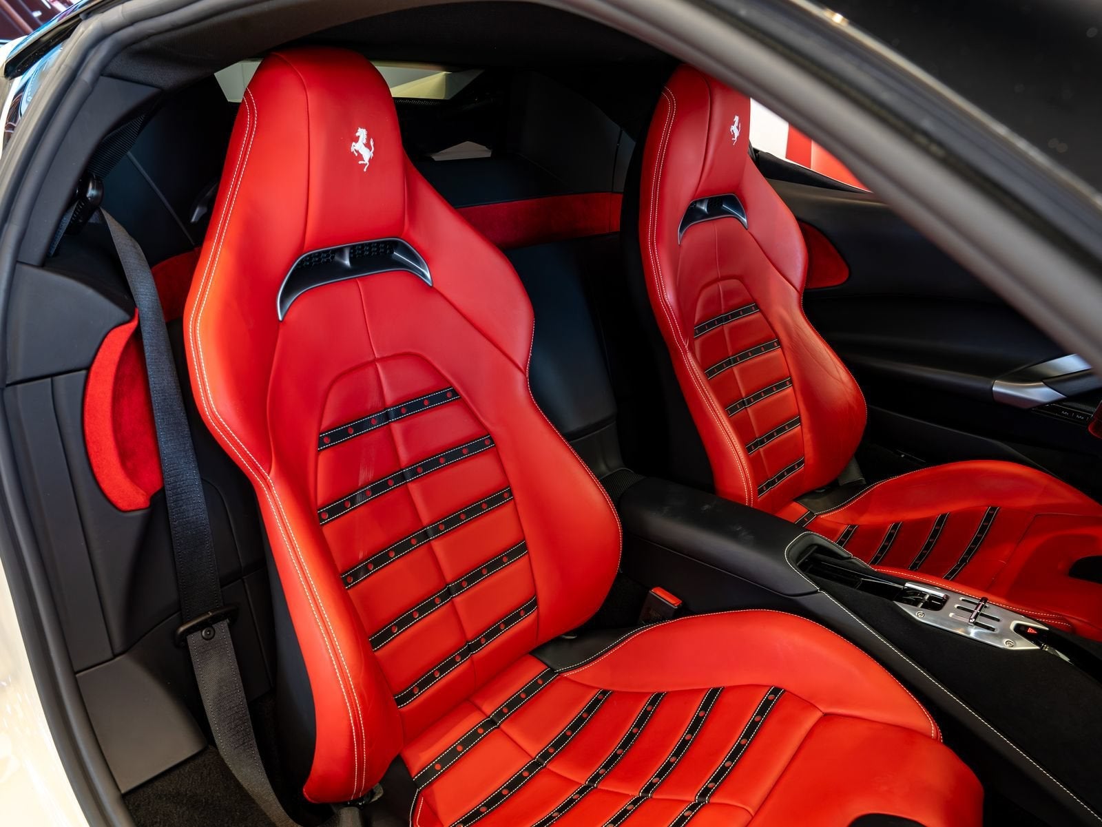 2021 Ferrari SF90 Stradale Base
