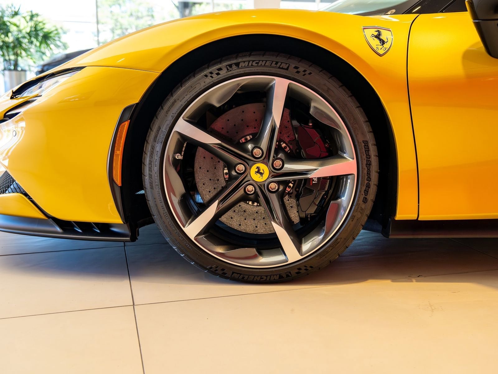 2023 Ferrari SF90 Spider Base