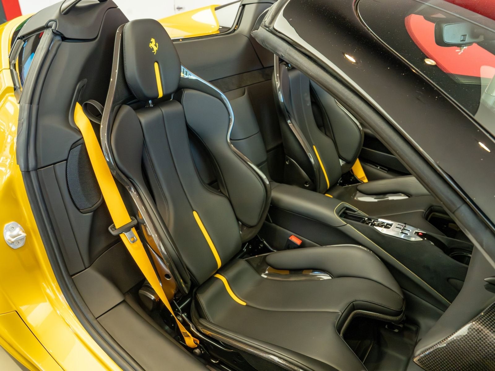 2023 Ferrari SF90 Spider Base