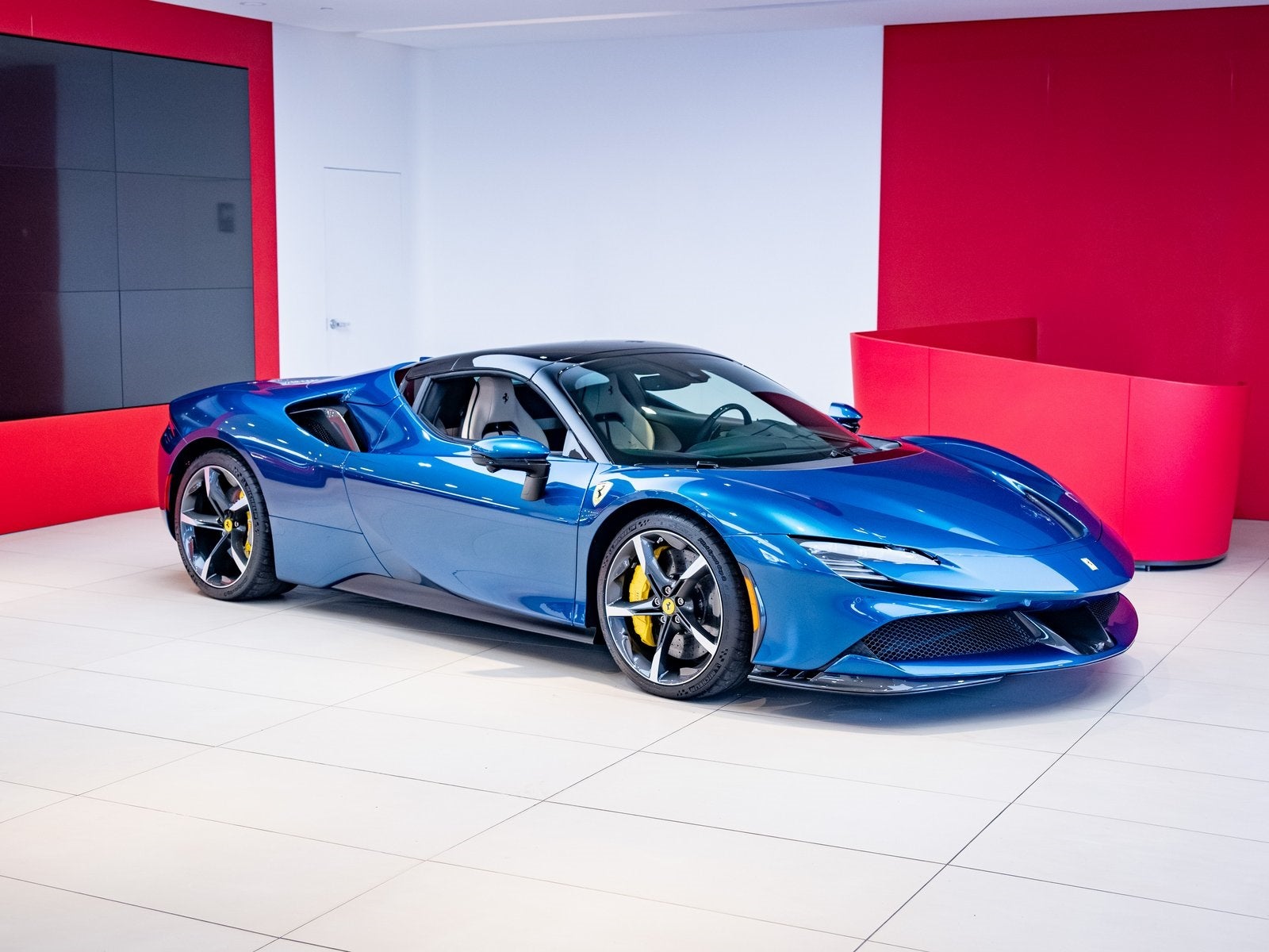 2025 Ferrari SF90 Spider Base